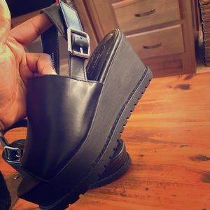 Cute black platform sandals 6.5 never wear them!